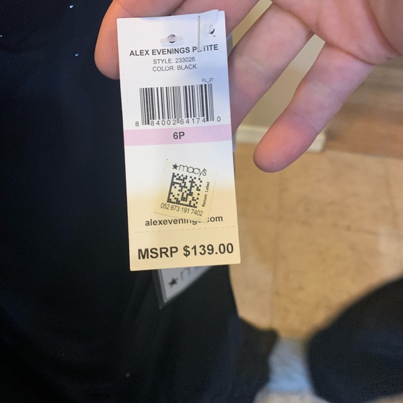 Cold Shoulder Black Gown Size 6P *NEVER WORN* with tags - Picture 4 of 5